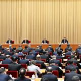 发展社区支持的居家养老，扩大普惠养老服务